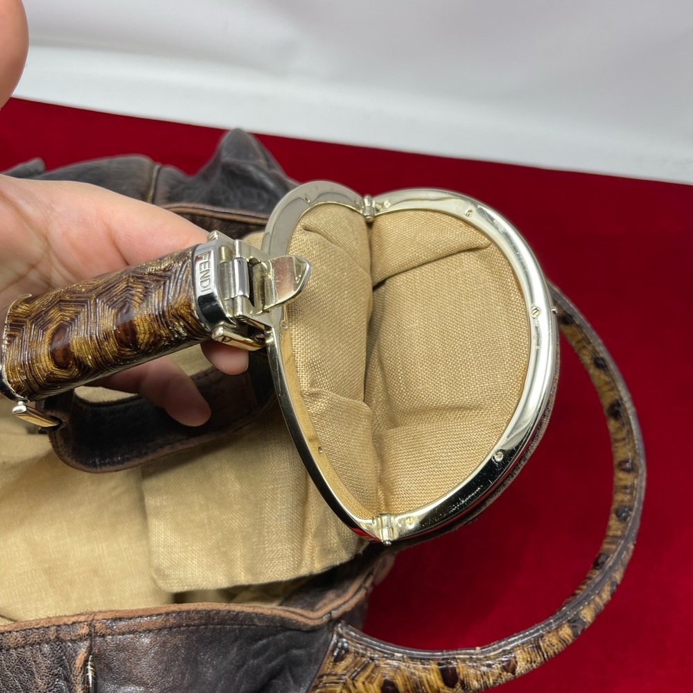 authentic FENDI Brown Leather Gold-plated Spy Shoulder Bag - Picture 11 of 16